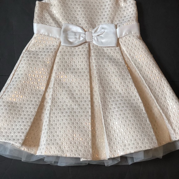 Girls dress - Picture 3 of 3